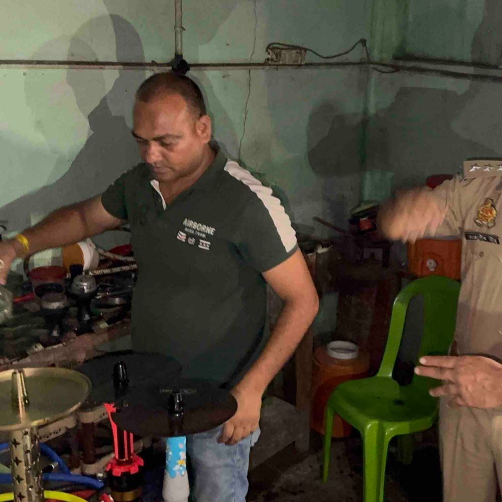 कानपुर में 20 दिन में बना हुक्का बार:संचालक समेत 11 पकड़े गए, 15 हजार किराए पर लिया था कमरा