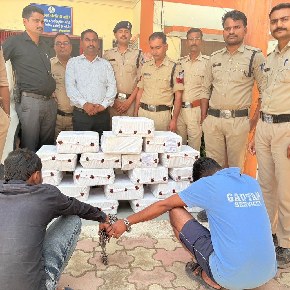 पन्ना में कार से 180 लीटर अवैध देशी शराब जब्त:9 लाख का माल बरामद; 2 आरोपी गिरफ्तार, 4 फरार