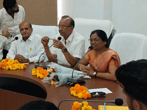 शहर को स्वच्छ बनाने और खेल कोर्ट बनाने का निर्णय:स्वच्छता ब्रांड एंबेसडर की बैठक में पार्षदों ने दिए सुझाव, खेल सुविधाओं पर फैसला