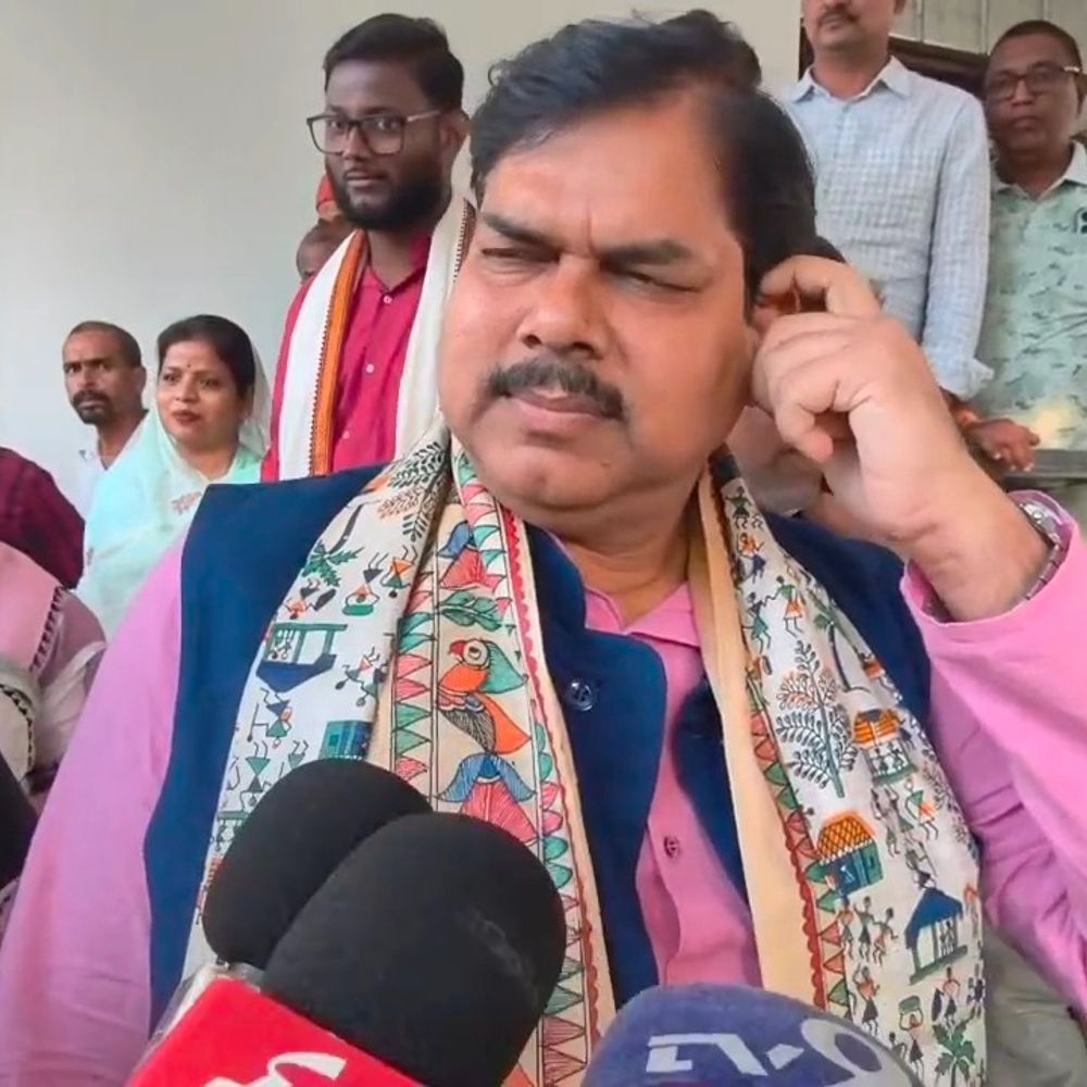 स्कूल की जर्जर सीढ़ी गिरने से बच्ची की मौत:कटिहार में शिक्षा मंत्री बोले- दोषियों पर कड़ी कार्रवाई होगी, जांच के निर्देश