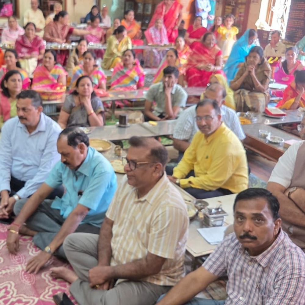 लखनऊ में मंगल प्रवचन कार्यक्रम:आचार्य सुबल सागर बोले- पत्थर से भगवान बनाने की प्रक्रिया ही प्राण प्रतिष्ठा है