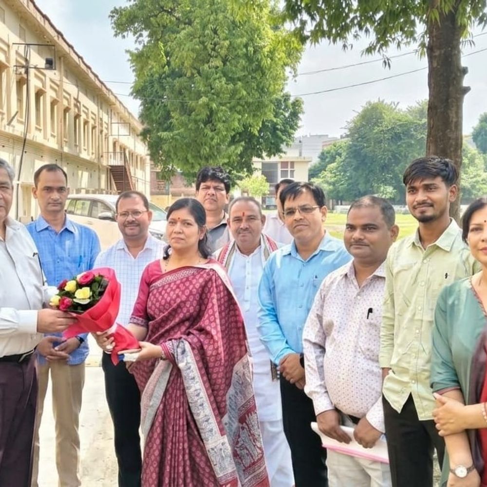 अर्थशास्त्र के विद्यार्थियों का औद्योगिक भ्रमण:काशी विद्यापीठ के एमए छात्रों ने औद्योगिक भ्रमण में जाना उद्योगों का कामकाज