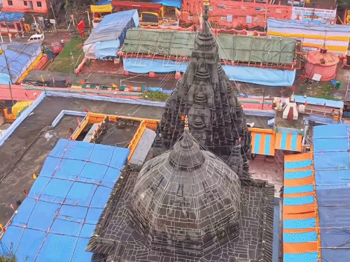 गयाजी में ‘भूतों का पहाड़’, पिंडदान से मिलता है मोक्ष:ब्रह्मकुंड के पास है भगवान राम से जुड़ा 'रामकुंड', विष्णुपद मंदिर में गूंजती घंटियों का ड्रोन VIDEO