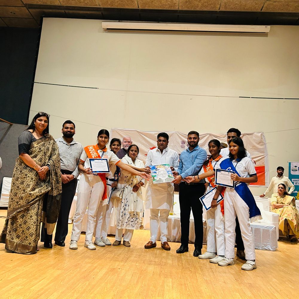 मानेसर में स्टूडेंट्स, RWA प्रतिनिधि और सफाई मित्र सम्मानित:स्वच्छता अभियान में दिया सक्रिय योगदान, निगम आयुक्त प्रदीप सिंह बोले- हर नागरिक निभाए जिम्मेदारी