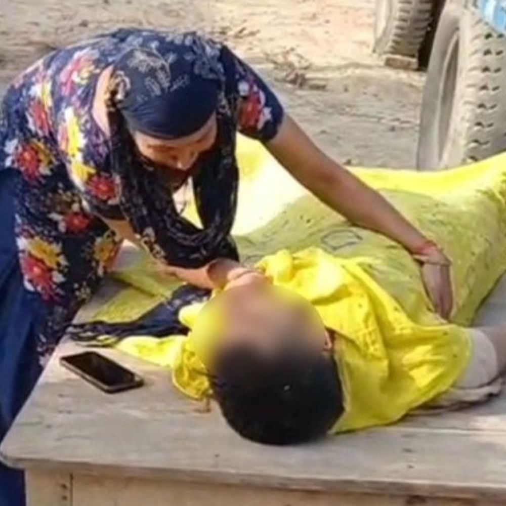 पलवल में युवक की संदिग्ध परिस्थिति में मौत:अस्पताल के बाहर मिला शव, दवाई की बोतल-खाली इंजेक्शन मिले, स्कूटी लेकर घर से निकला