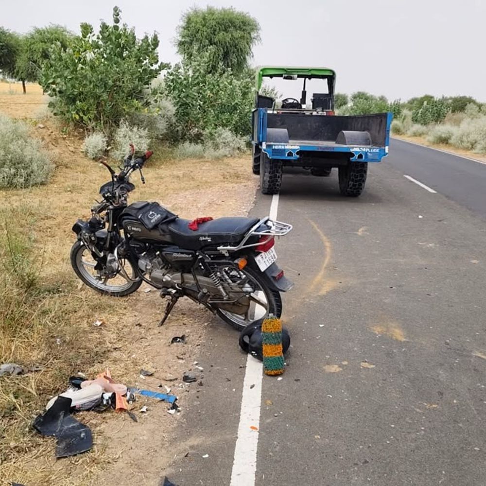 बाइक आगे चल रही ट्रॉली से टकराई, 3 की मौत:भालेरी-गलगटी रोड पर हादसा; शव तारानगर अस्पताल की मॉर्च्युरी में रखवाए