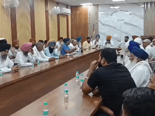 कुरुक्षेत्र में धान खरीद की कैपिंग पर भड़के किसान:20KM के दायरे में दूसरे जिले में मिले छूट; 4 अक्टूबर तक मांगें नहीं मानी तो देंगे धरना