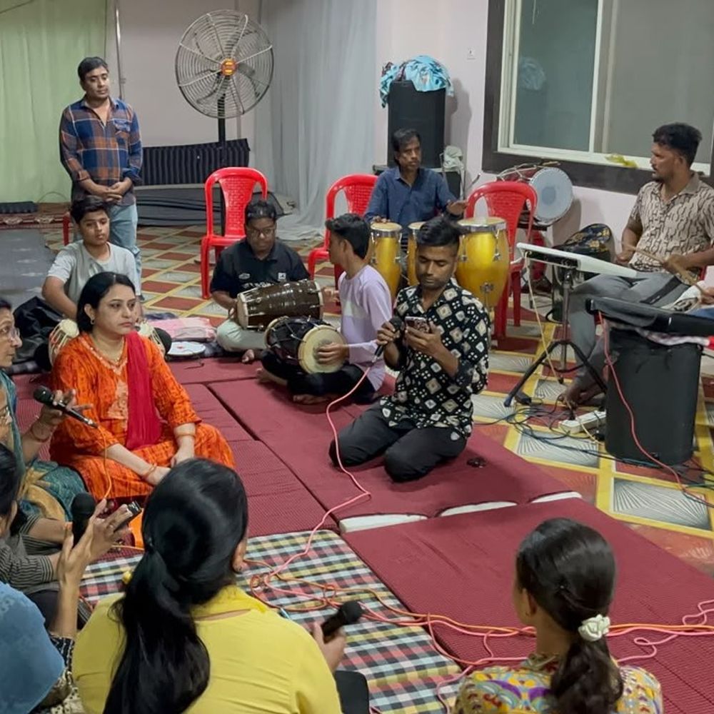 बड़वानी में स्वर संगम का 43वां गरबा महोत्सव:गुजराती गरबों के साथ राधा-कृष्ण रास और तांडव नृत्य होंगे; रिहर्सल जारी