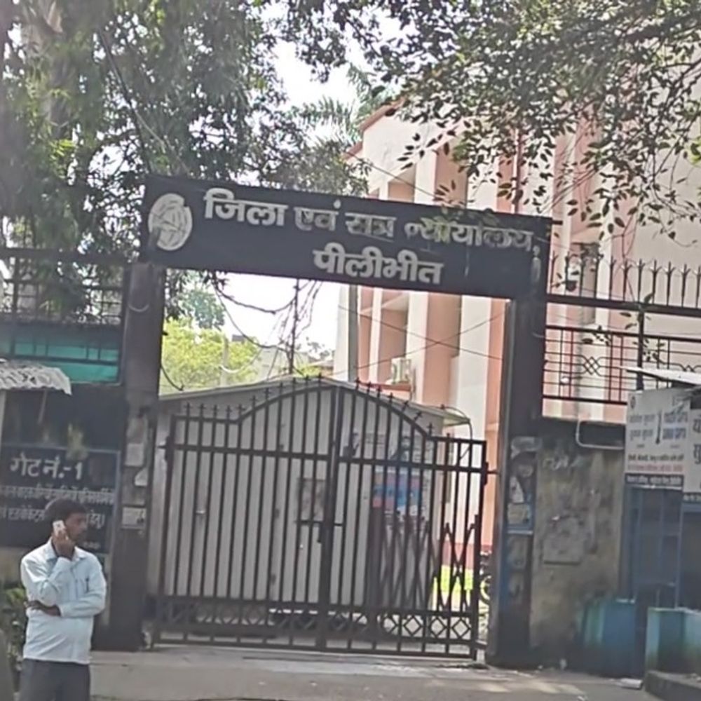शराब की दुकान विवाद: अधिकारियों पर एफआईआर के आदेश:पीलीभीत में कोर्ट ने थानाध्यक्ष को मुकदमा दर्ज कर रिपोर्ट पेश करने के दिए निर्देश