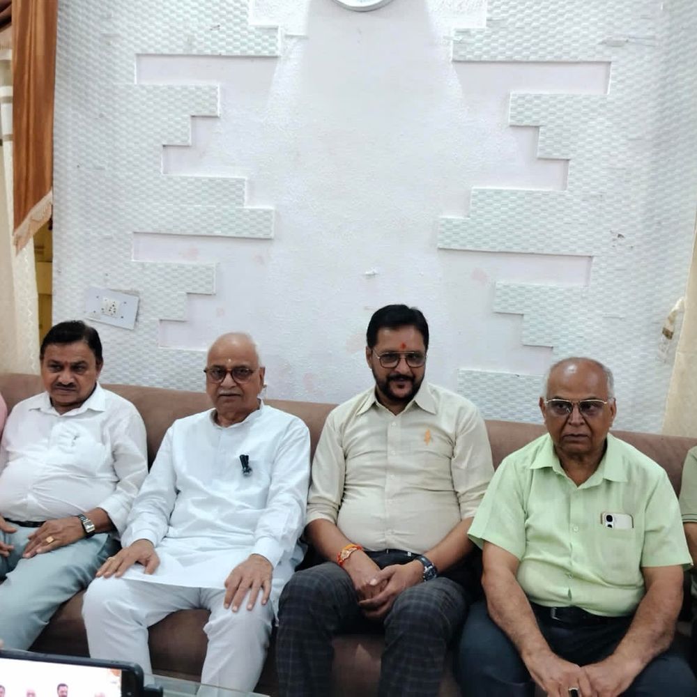 2 अक्टूबर को बालाघाट में अभिव्यंजना कार्यक्रम:नपा सभागार में 35 नवोदित साहित्यकारों को मिलेगा मंच, कविता-लेखन की प्रस्तुति होगी
