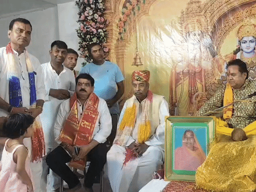 अयोध्या के मानस भवन में गूंज रही श्रीमद्भागवत कथा:जयपुर के भक्त हो रहे आनंद मगन,भाजपा के पूर्व सांसद विनय कटियार भी पहुंचे