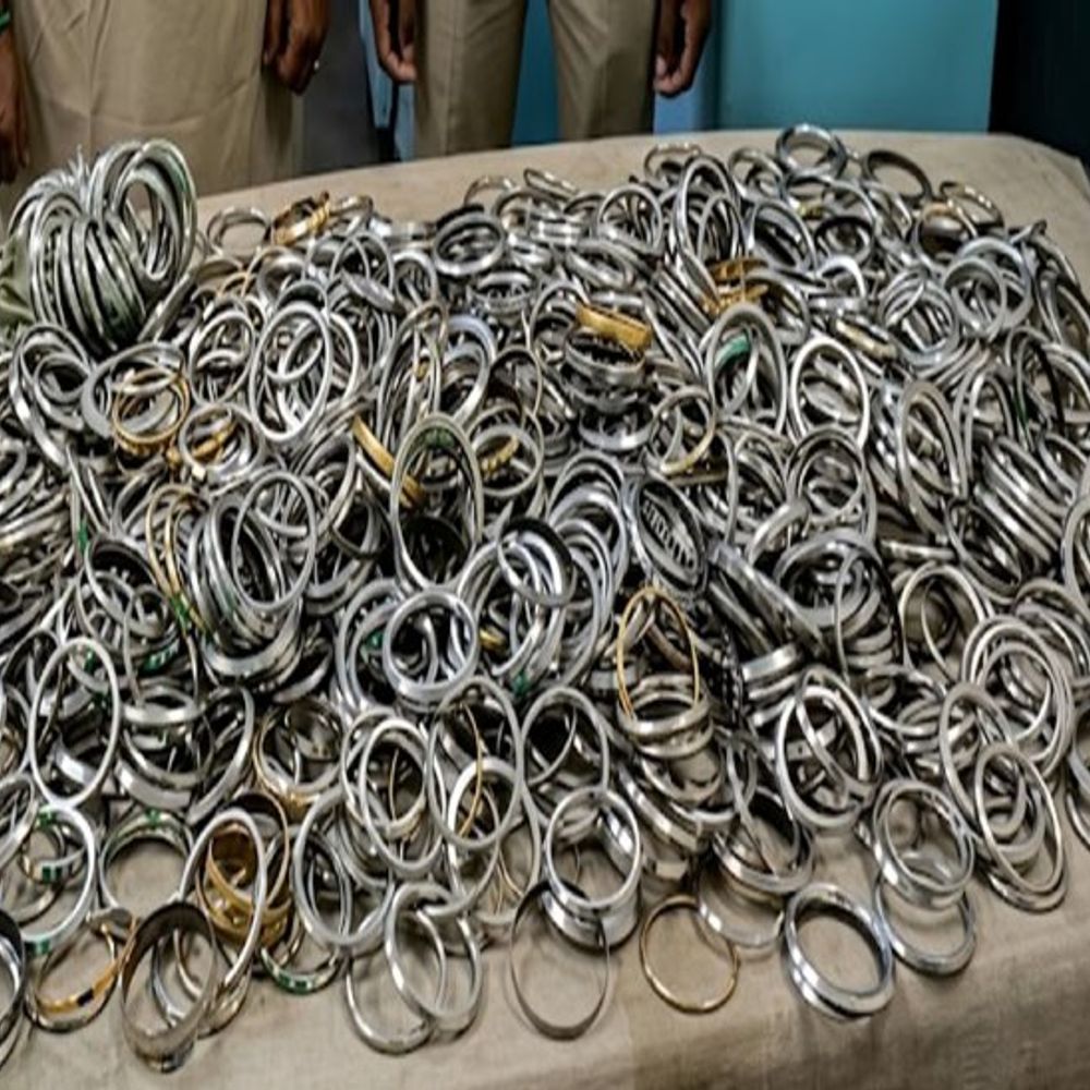 झांकी देखने उमड़े 5 लाख लोग:2 हजार पुलिस तैनात 2250 से ज्यादा कड़े, 30 से ज्यादा चाकू व कैंची जब्त