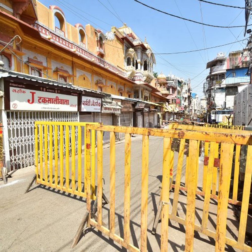 दूसरे दिन भी 3 करोड़ का नुकसान:अफसरों से मिले व्यापारी- बोले-कब तक बंद रखें कारोबार