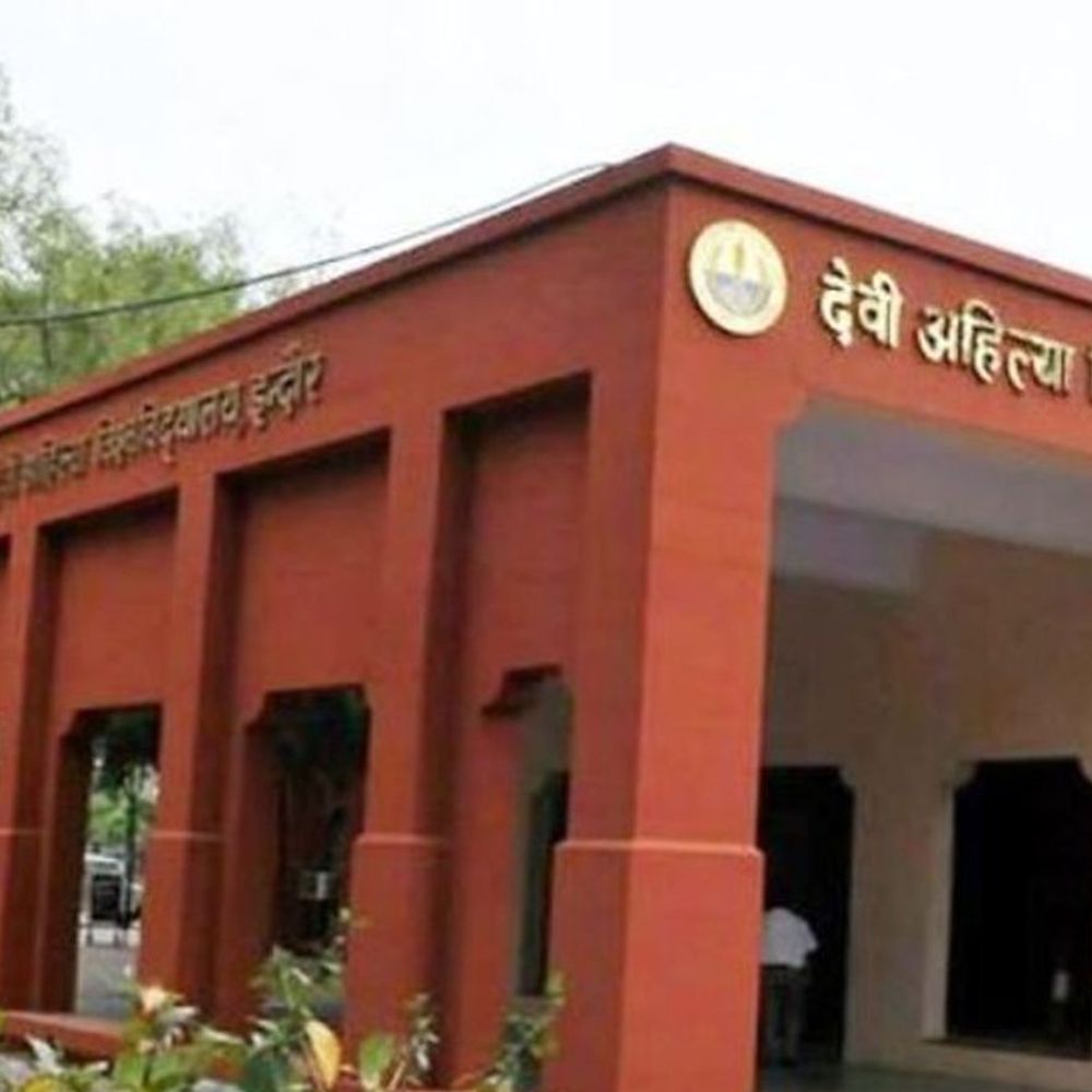 छात्रा ने एआई से बनाई ‘पास’ की मार्कशीट:अगली परीक्षा भी दे दी, पकड़ाई तो कर दी सीएम हेल्पलाइन पर शिकायत; यूनिवर्सिटी ने जारी किया नोटिस