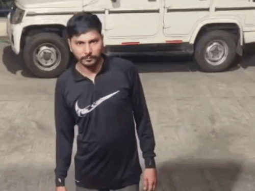 कोटा- 50 लाख ठगने वाले दो गिरफ्तार:एयरपोर्ट पर साझेदारी में मार्बल का कारोबार करने का दिया था झांसा, आरोपियों से 75 हजार रुपए बरामद