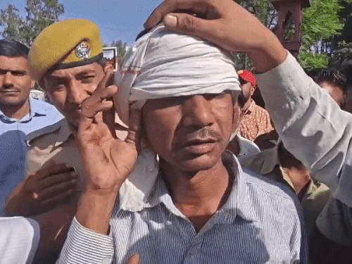 होमगार्ड ने रोडवेज ड्राइवर के सिर पर हेलमेट मारा:गुस्साए ड्राइवर और यात्रियों ने लगाया जाम, सवारी व ड्राइवर को थाने ले गई पुलिस