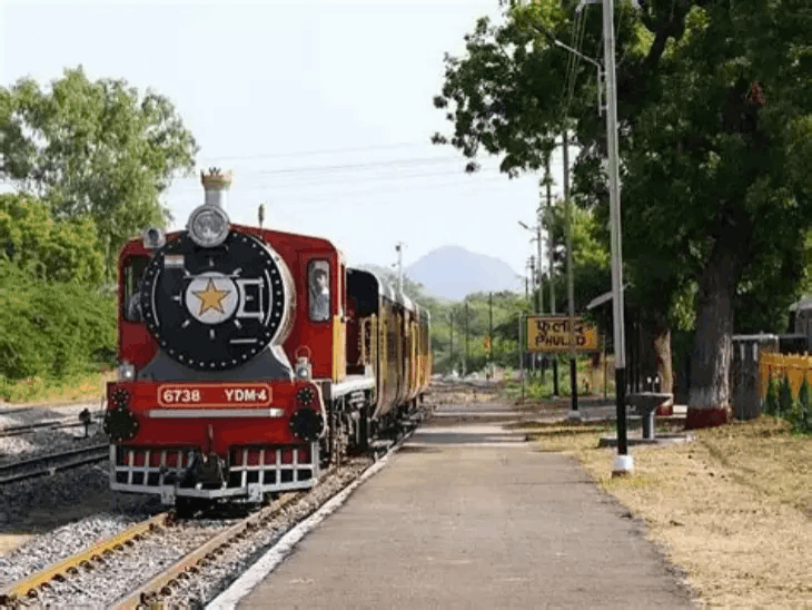 वैली क्वीन हेरिटेज ट्रेन अब मार्च 2027 तक चलेगी:अरावली की वादियों में फिर बढ़ा हेरिटेज सफर; मारवाड़ जंक्शन-खामलीघाट के बीच चलती हैं