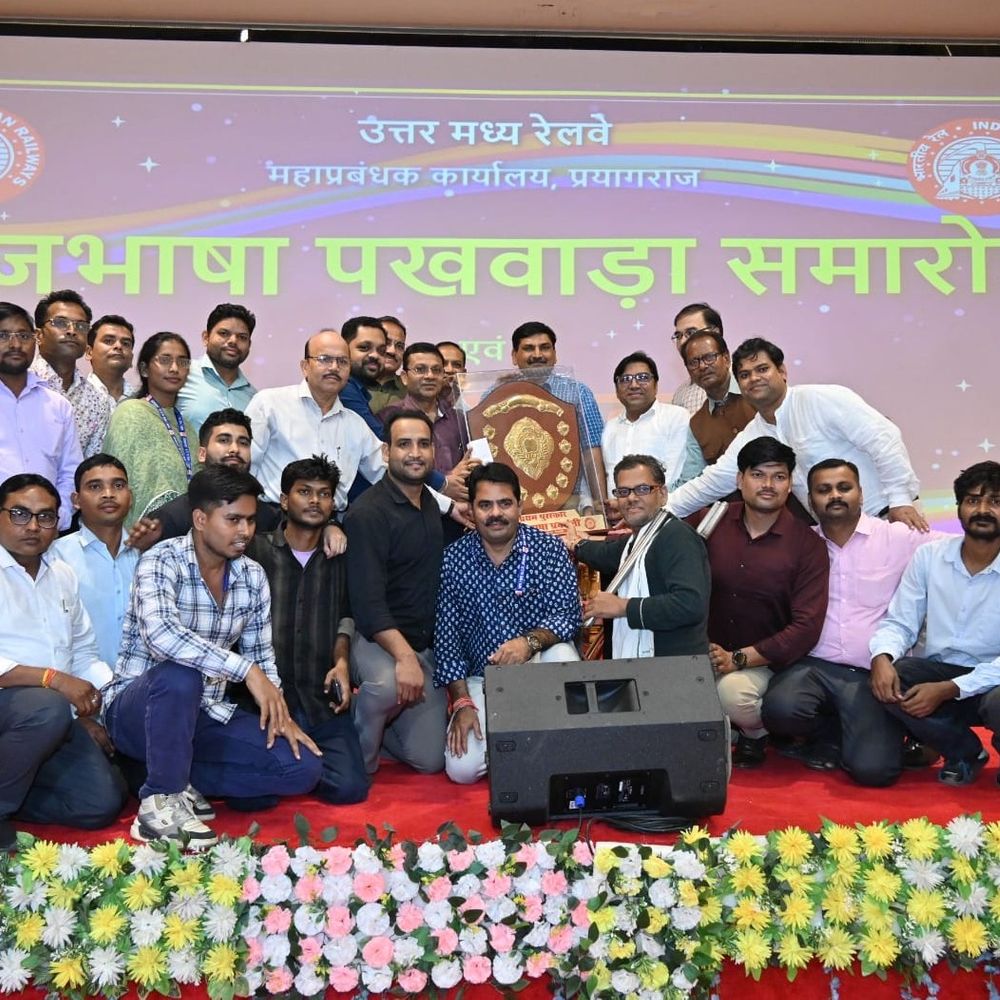 झांसी रेलवे ने पहली बार जीती NCR की 'वैजयंती शील्ड':वैगन रिपेयर वर्कशॉप का सबसे अच्छा रहा प्रदर्शन, महाप्रबंधक ने की तारीफ