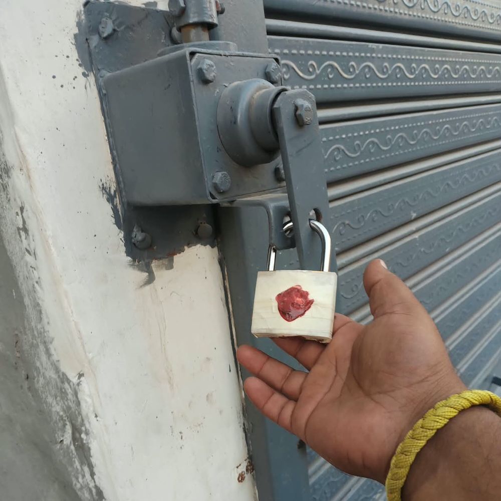 टाउन प्लानिंग स्कीम में चल रहा था कमर्शियल निर्माण, 4 दुकानें सील