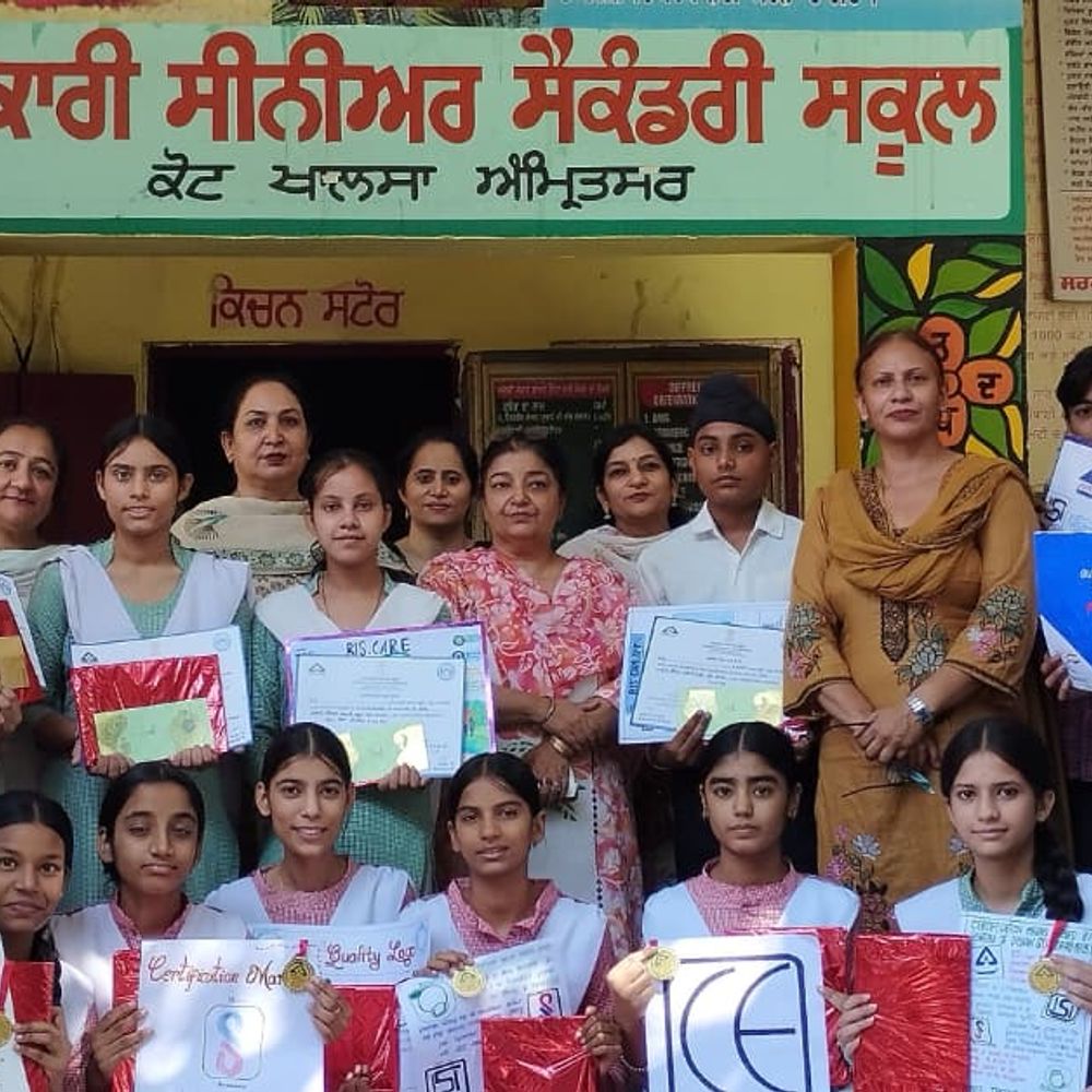 कोट खालसा स्कूल में पोस्टर मेकिंग प्रतियोगिता