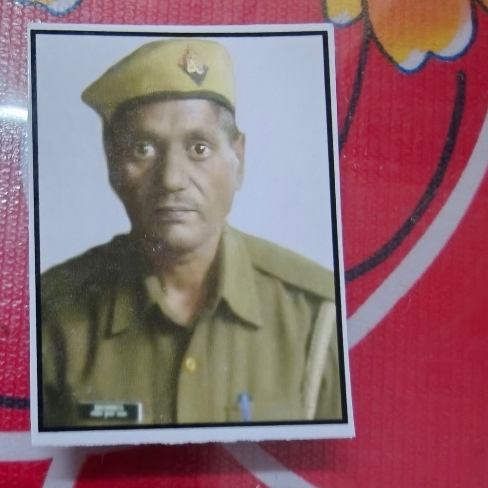 कानपुर में तेज रफ्तार बस ने हेड-कांस्टेबल को कुचला, मौत:बस से उतरते समय हुआ हादसा, चालक फरार; बेटी ने की शिनाख्त