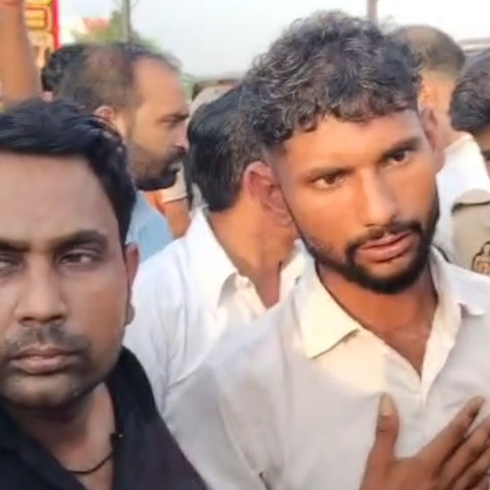 होटल में हिंदू लड़की संग मुस्लिम लड़का मिला, हंगामा:मेरठ में बिना आईडी कमरा देने का आरोप, देह व्यापार की शिकायत