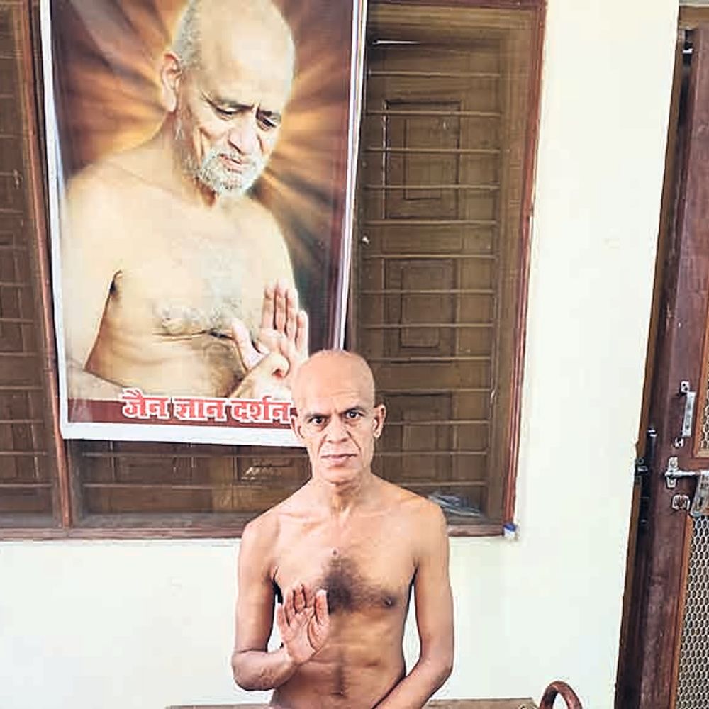 त्याग, तप और संयम की अनुपम साधना, मुनि ने किया केशलोचन