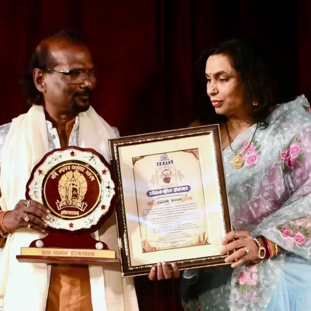 लोकगायक डॉ. राकेश श्रीवास्तव सम्मानित:भोजपुरी लोककला के संरक्षण के लिए मिला स्व. रवि नागर स्मृति सम्मान