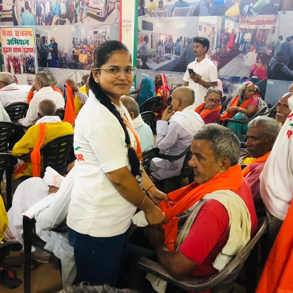 कन्नौज में वृद्धजन दिवस पर वृद्धाश्रम में सम्मान कार्यक्रम:युवाओं ने वृद्धजनों से संवाद कर अंगवस्त्र दिए