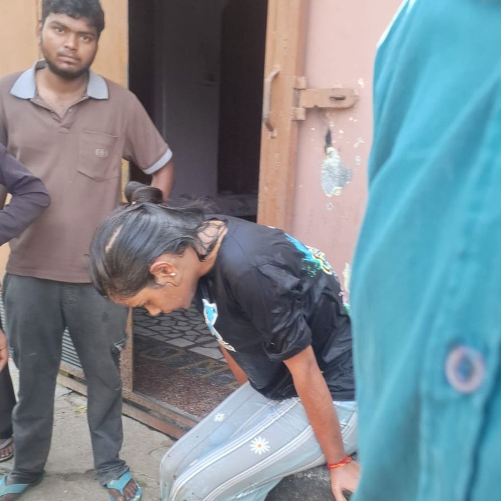 औरैया में नहर में कूदी युवती, राहगीरों ने बचाया:पुलिस ने युवती को थाने लाकर दर्ज किए बयान, परिजनों से पूछताछ
