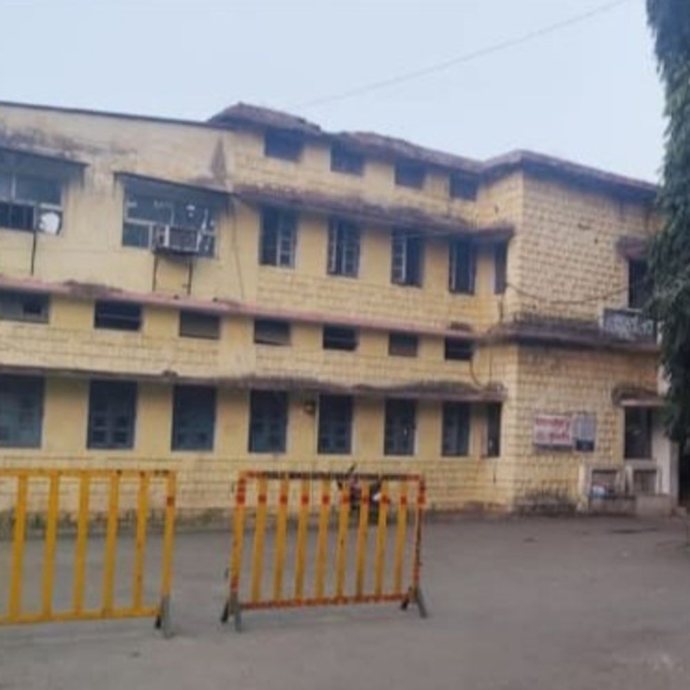 अनूपपुर में पुराने तहसील भवन से 24 EVM मशीनें चोरी:दीवार तोड़कर 8 बैलेट और 16 कंट्रोल यूनिट ले गए, FIR दर्ज