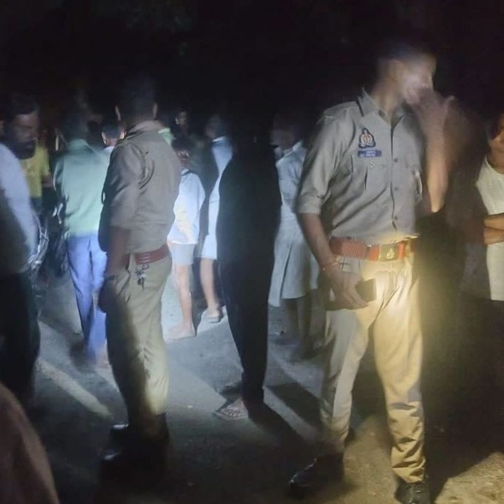 सीतापुर में पानी से भरे गड्ढे में मिला शव:घर से लकड़ी काटने निकला था, पुलिस ने पोस्टमार्टम के लिए भेजा
