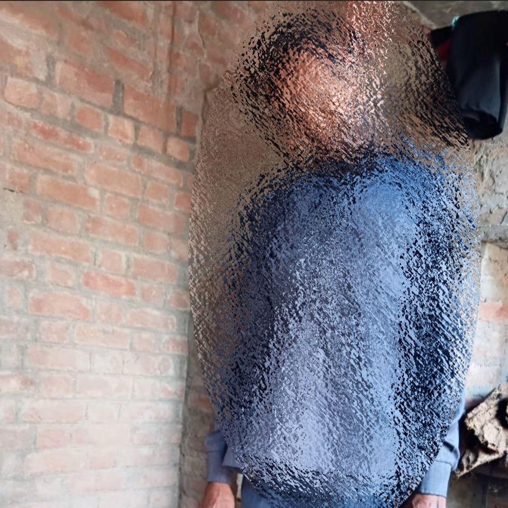 जालौन में फंदे से लटका मिला व्यक्ति का शव:कालपी के आलमपुर की घटना, आत्महत्या की आशंका; पुलिस जांच में जुटी