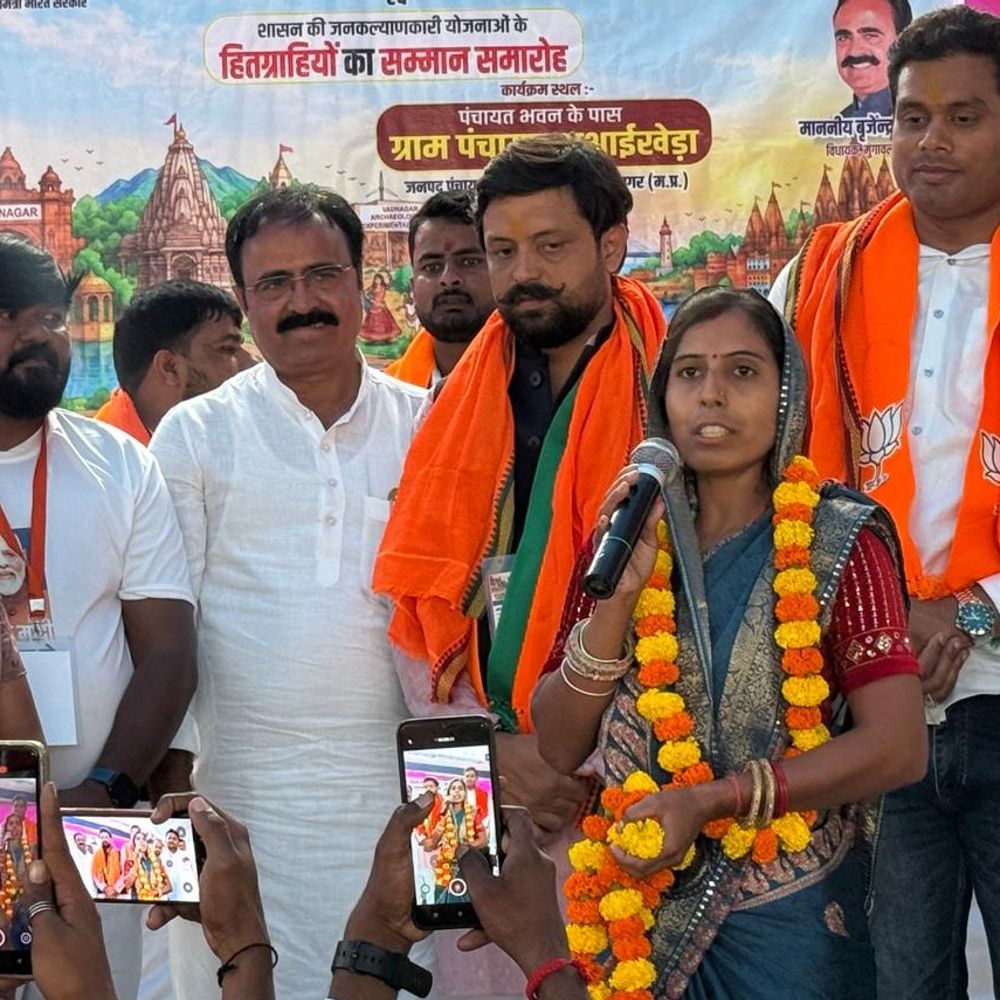 बड़नगर से वाराणसी जल जन सेवा यात्रा का स्वागत किया