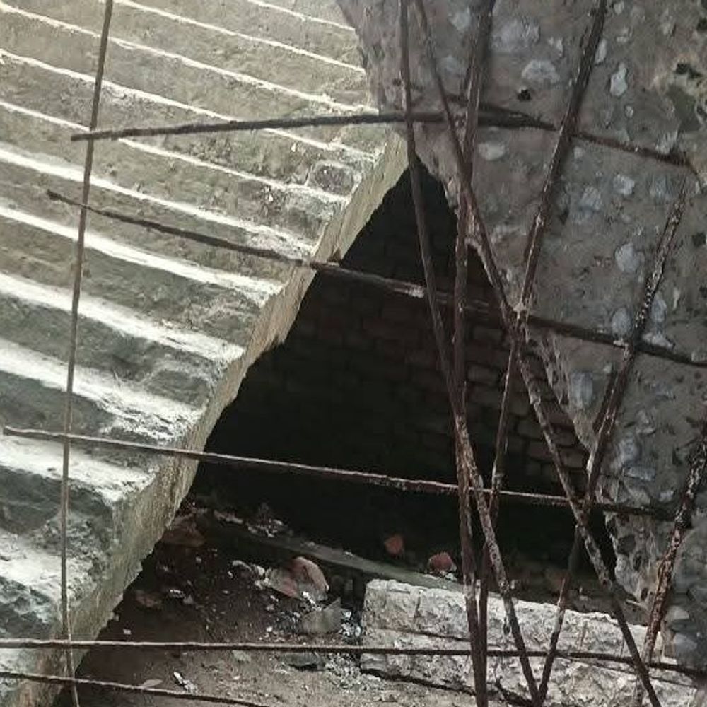 सीढ़ी गिरने से छात्रा की मौत में जांच पूरी:2018 में बने भवन में गड़बड़ी मिली, तत्कालीन प्रिंसिपल पर कार्रवाई की तैयारी