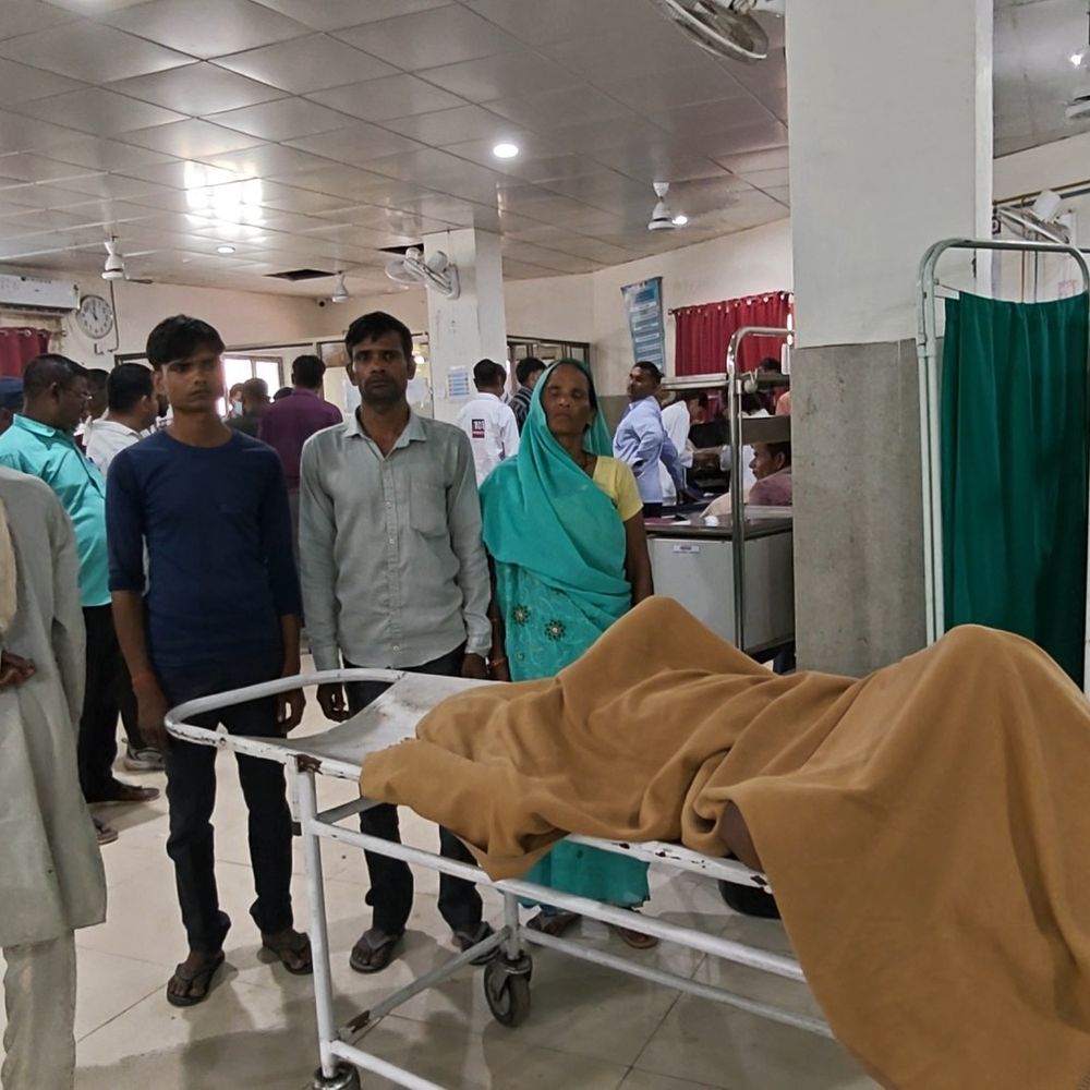 PWD डिपो में चौकीदार की संदिग्ध मौत:पीलीभीत में चारपाई पर मिला शव, पुलिस हर पहलू से जांच में जुटी