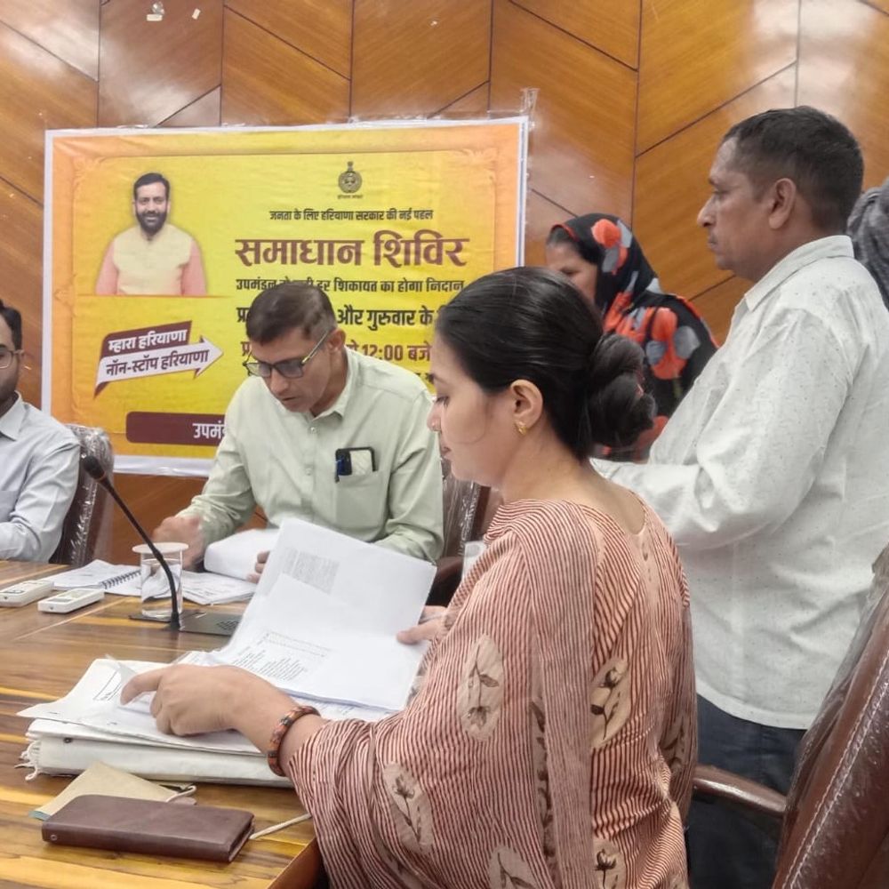 गन्नौर में एसडीएम ने सुनी लोगों की समस्याएं:बोलीं- शिकायतों का समय से निपटारा करें अधिकारी, नाली और पेंशन की शिकायतें मिली