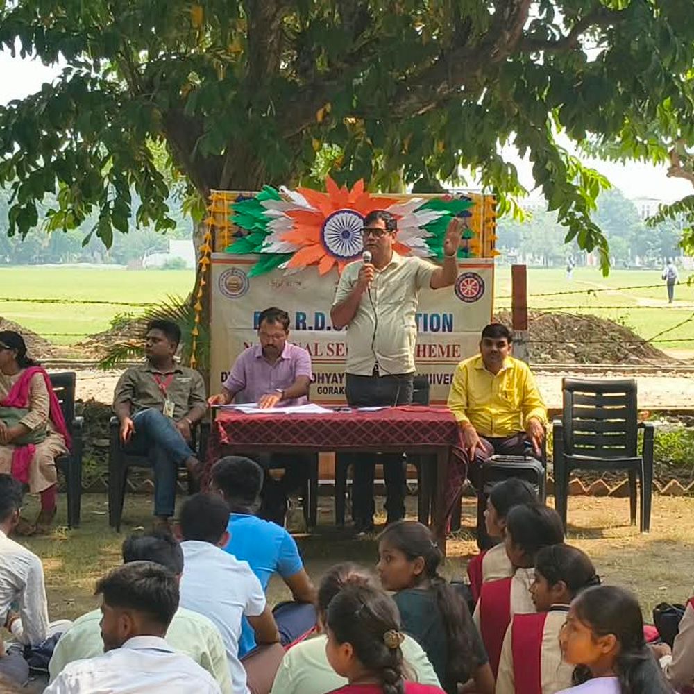 एनएसएस स्वयंसेवकों का चयन:गोरखपुर विश्वविद्यालय में प्री.आर.डी. कैंप के लिए चयनित हुए 12 स्वयंसेवक