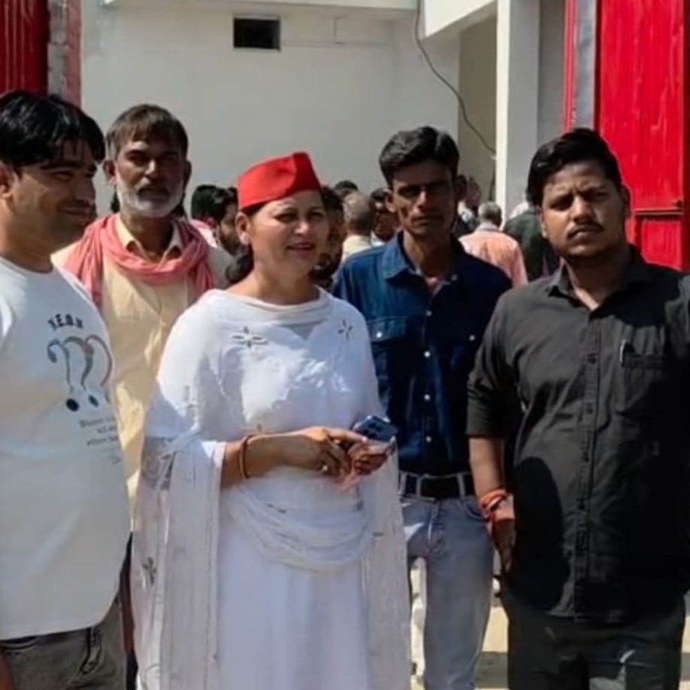 संभल सपा कार्यालय में 15 नवंबर के सम्मेलन की तैयारी:चंद्रशेखर आजाद के संभल दौरे पर सपा नेता बोलीं- भीड़ का वोट में बदलना तय नहीं