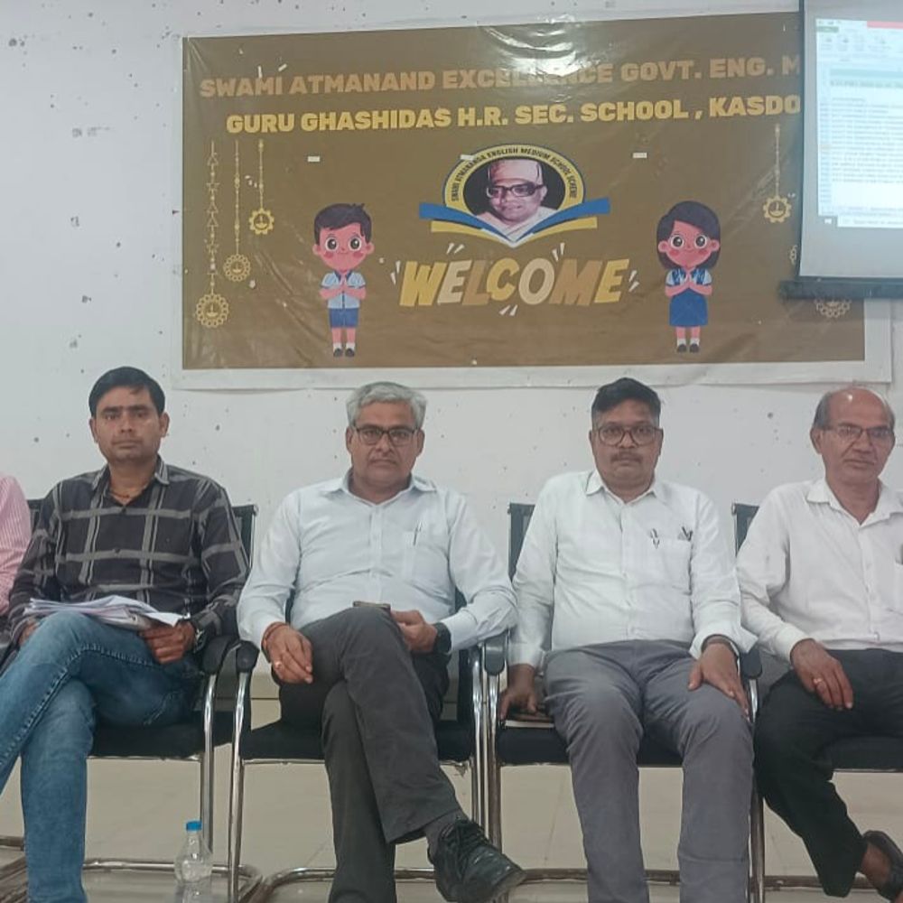 शिक्षा विभाग की समीक्षा में योजनाओं की प्रगति पर चर्चा