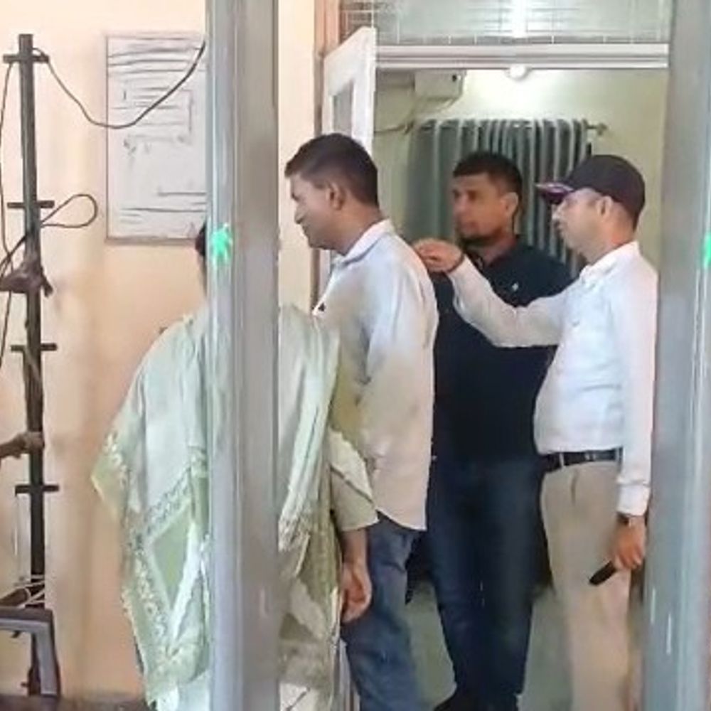 MLC चुनाव के तीसरे दिन 4 नामांकन पत्र लिए गए:मेरठ में एक उम्मीदवार ने नामांकन पत्र जमा किया, 23 अक्टूबर को होगा मतदान