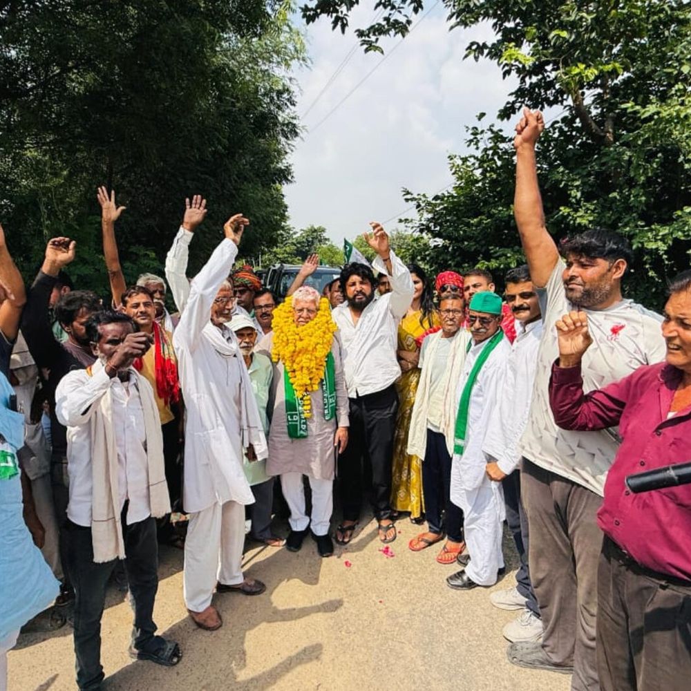 रालोद 12 अक्टूबर की सभा के लिए जनसंपर्क तेज किया:जयंत चौधरी की स्वाभिमान सभा के लिए अकोला से निकला वाहनों का काफिला
