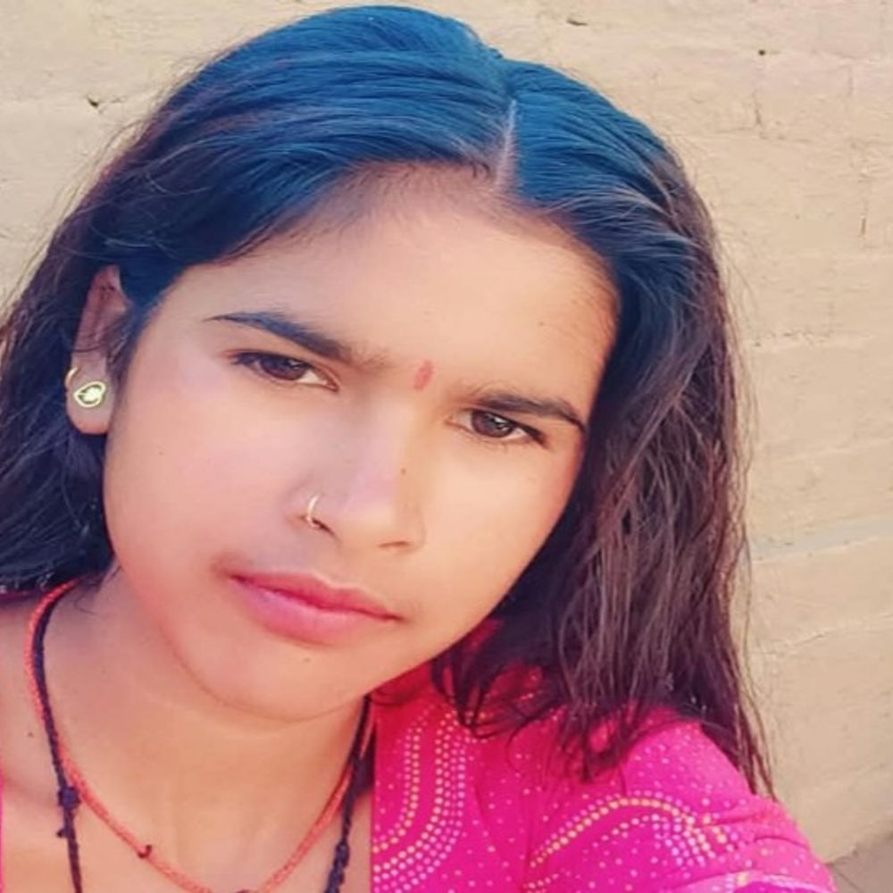 शाहजहांपुर में बीमारी से परेशान युवती ने की खुदकुशी:कोठरी में फंदा लगाया, इलाज से नहीं मिल रहा था फायदा