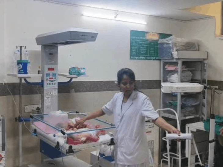कोरबा में धान के खेत में मिली नवजात बच्ची:रोने की आवाज सुनकर पहुंचे लोग, CHC से जिला अस्पताल रेफर; बांकीमोंगरा में तीसरी घटना