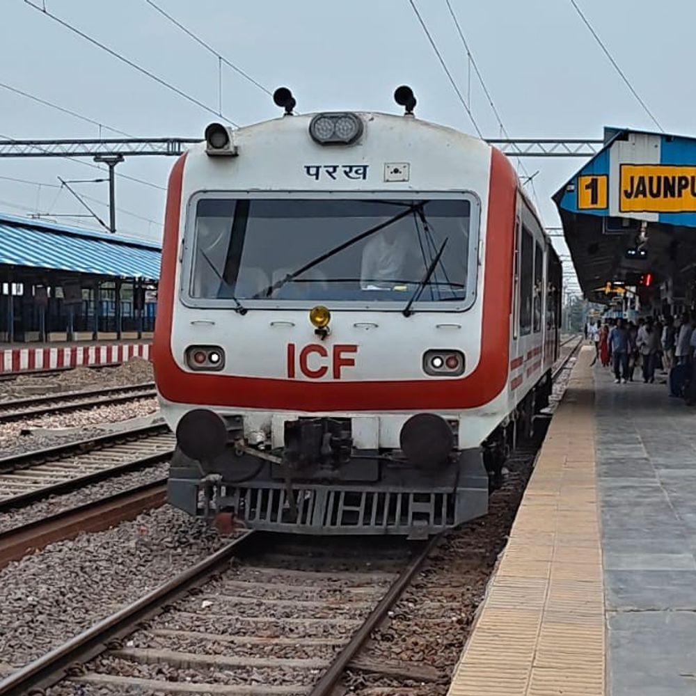 पुणे-गाजीपुर सिटी के बीच चलेगी विशेष ट्रेन, जौनपुर में रुकेगी:13 अक्टूबर से शुरू होगी सेवा, यात्रियों को मिलेगी सुविधा