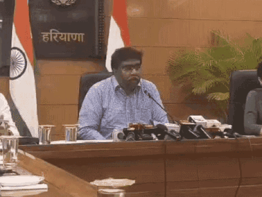 हरियाणा में SIR दावे-आपत्तियों का समय खत्म:6 नवंबर को फाइनल लिस्ट, 4.34 लाख मामलों में सुनवाई बाकी; ACEO ने कहा- 'घबराएं नहीं, ERO को दस्तावेज दें'