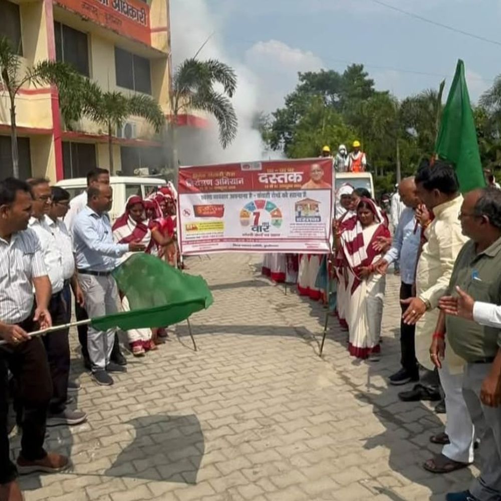 संचारी रोगों के खिलाफ जागरूकता रैली:कुशीनगर में घर-घर पहुंचकर संचारी रोगों से बचाव बताएगा स्वास्थ्य विभाग