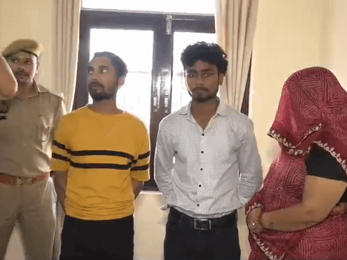 साइबर ठगी के सरगना की तलाश में प्रतापगढ़-झांसी पहुंची पुलिस:संविदाकर्मियों के पीएफ घोटले में भी शामिल था आरोपी, डॉक्टर के ठगे थे 48 लाख