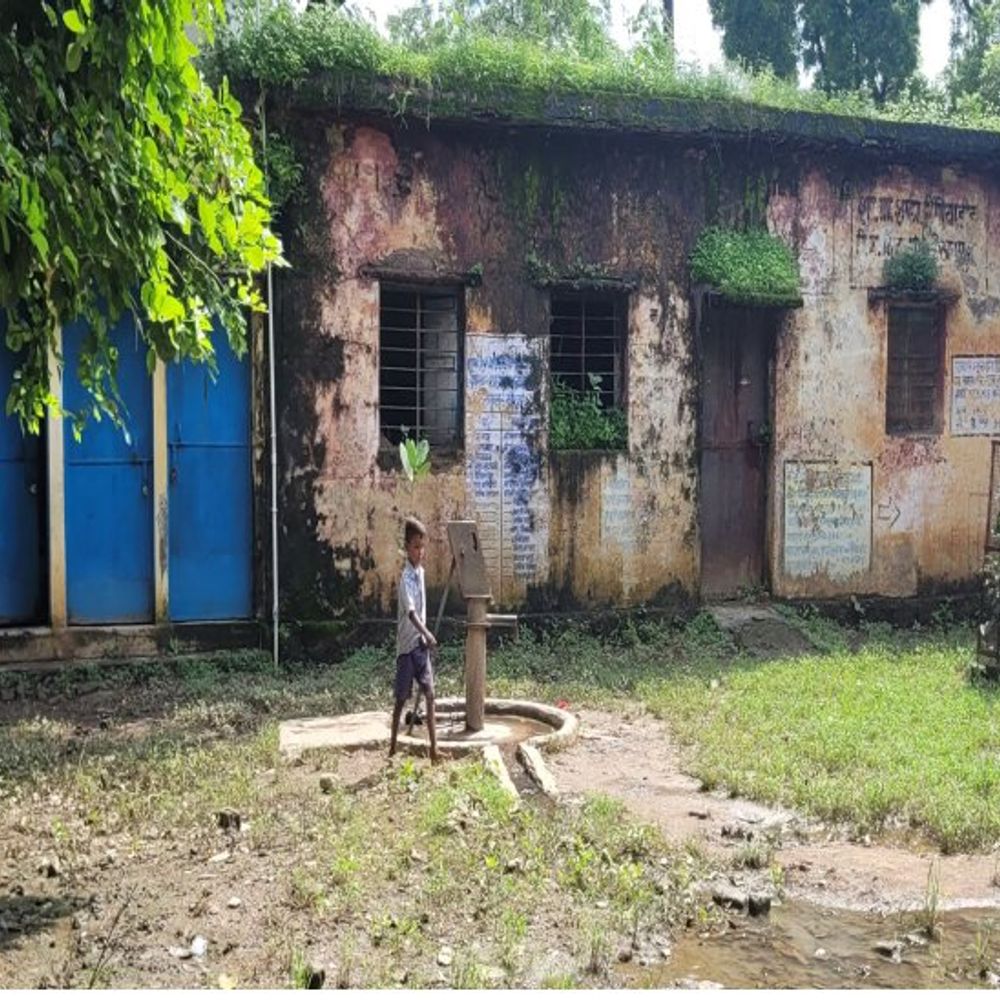 शासन ने एक सप्ताह में मांगी थी जानकारी:जर्जर स्कूलों का डेटा नहीं दिया तो 32 डीईओ को नोटिस, रुक सकता है वेतन