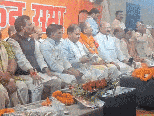 तिरहुत शिक्षक सीट: नरेंद्र सिंह के समर्थन में जुटा NDA:शिक्षा मंत्री बोले- शिक्षकों की हर समस्या दूर करेंगे, ऑनलाइन होगी विभागीय व्यवस्था